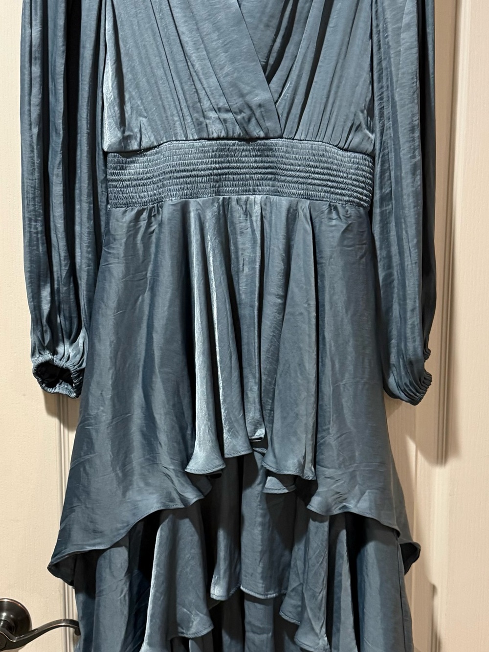 Steve Madden Bei Long Sleeve Tiered
Satin Midi Dress